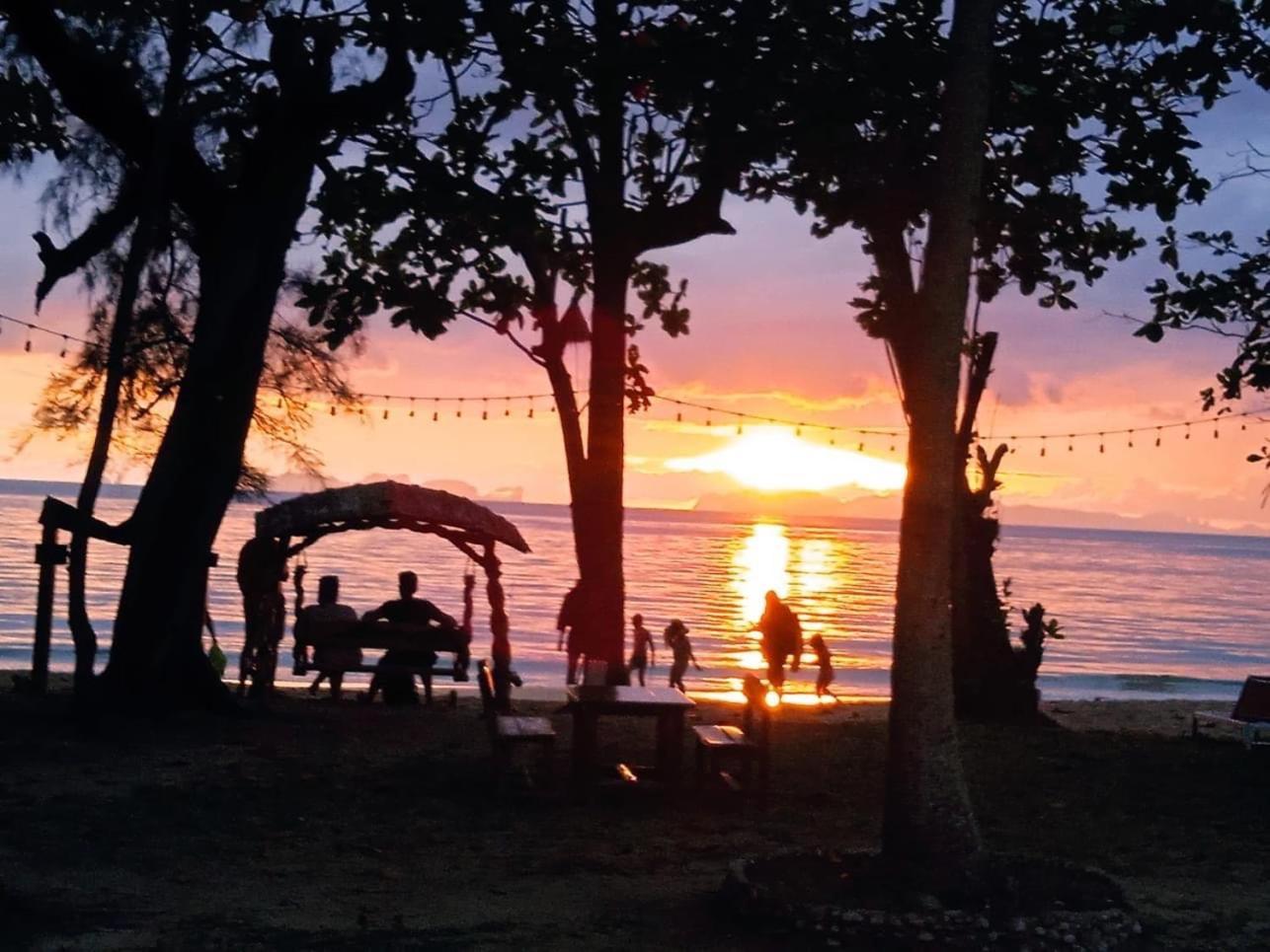 Koh Jum Delight Beach Bagian luar foto