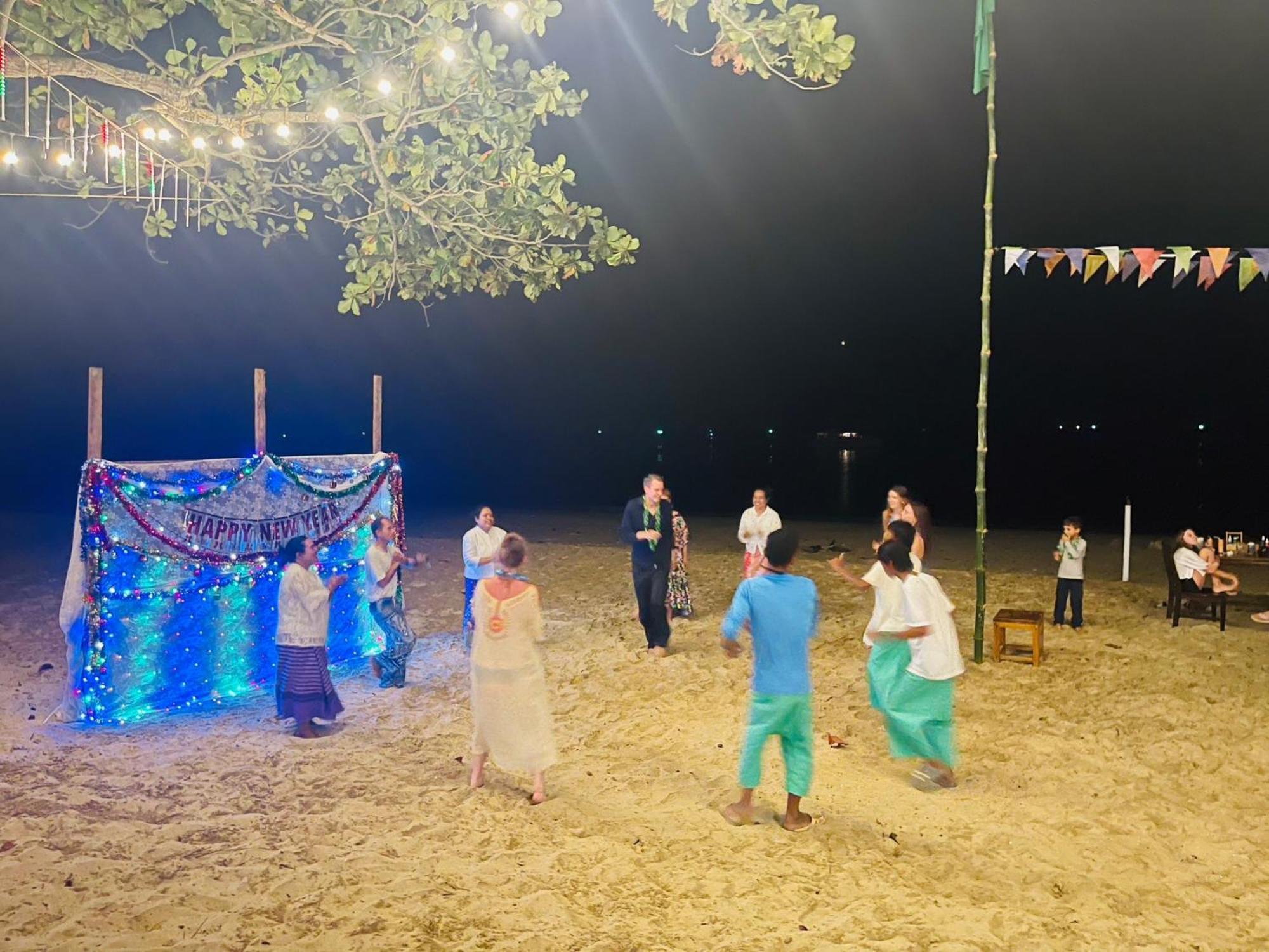 Koh Jum Delight Beach Bagian luar foto