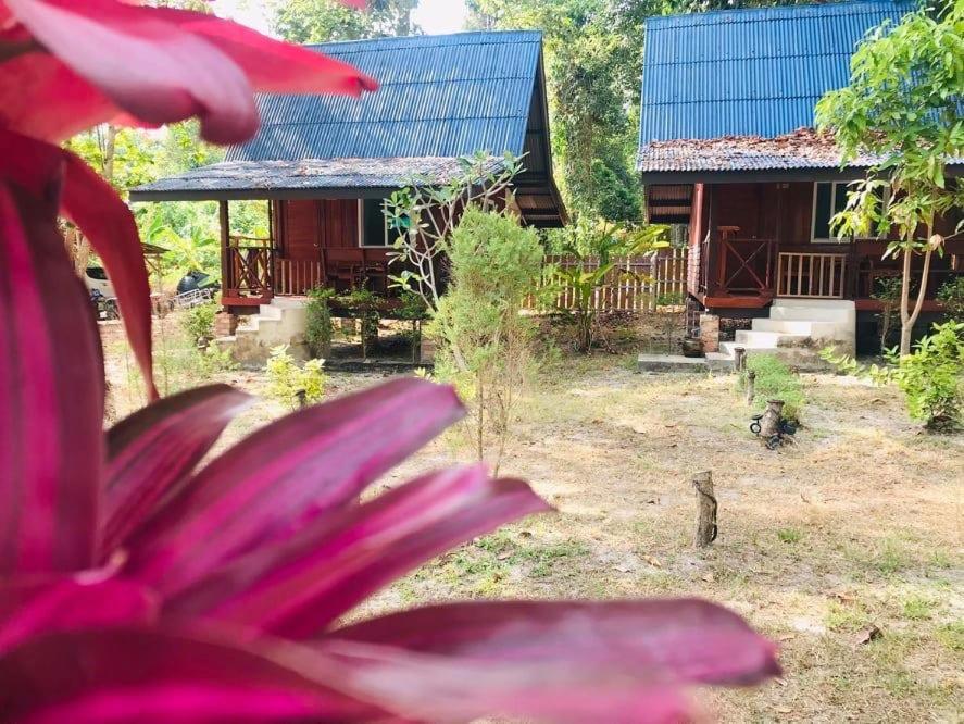 Koh Jum Delight Beach Bagian luar foto